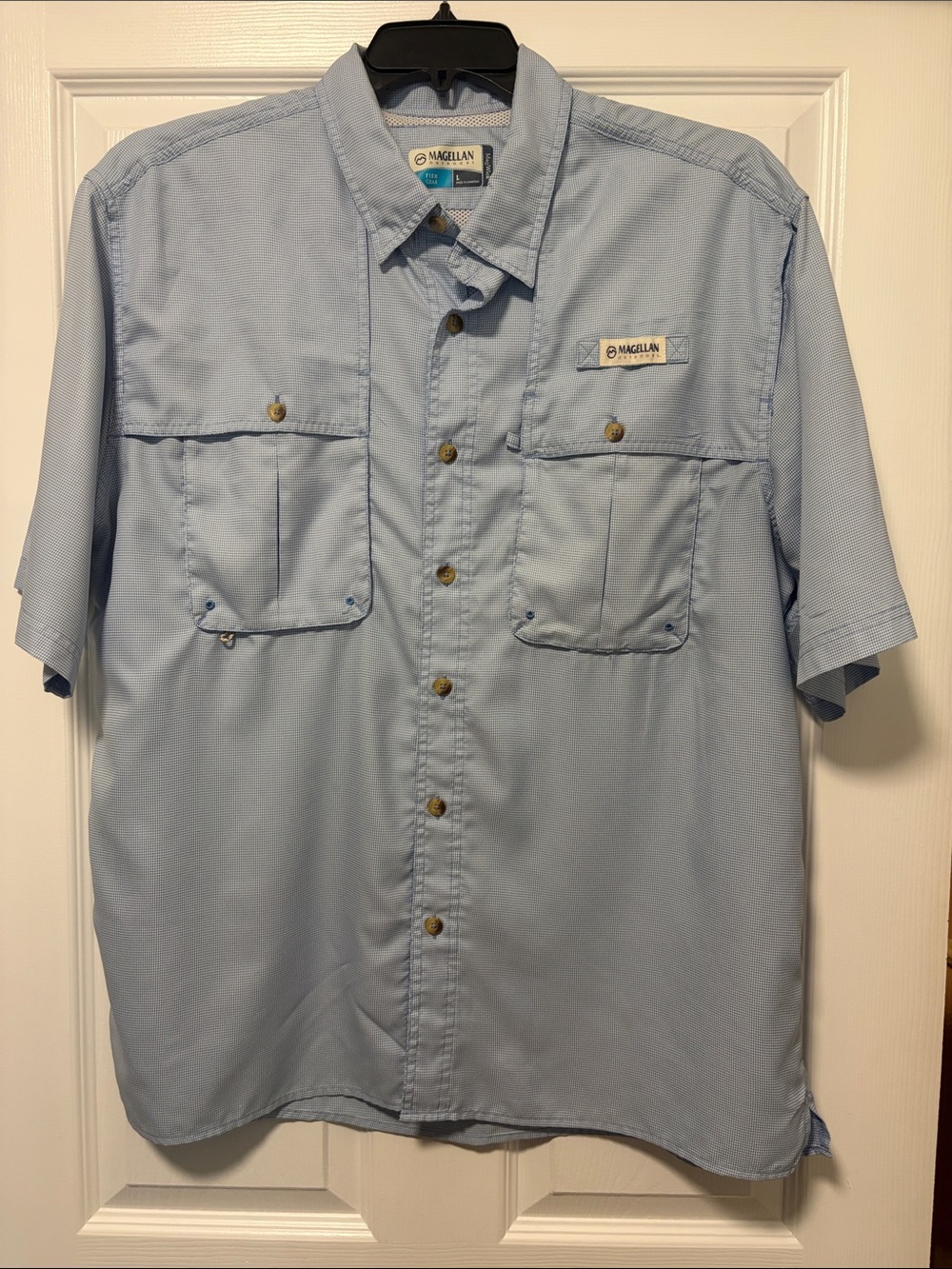 Magellan Outdoors Men’s Light Blue Short-Sleeve Button-Down Large Shirt